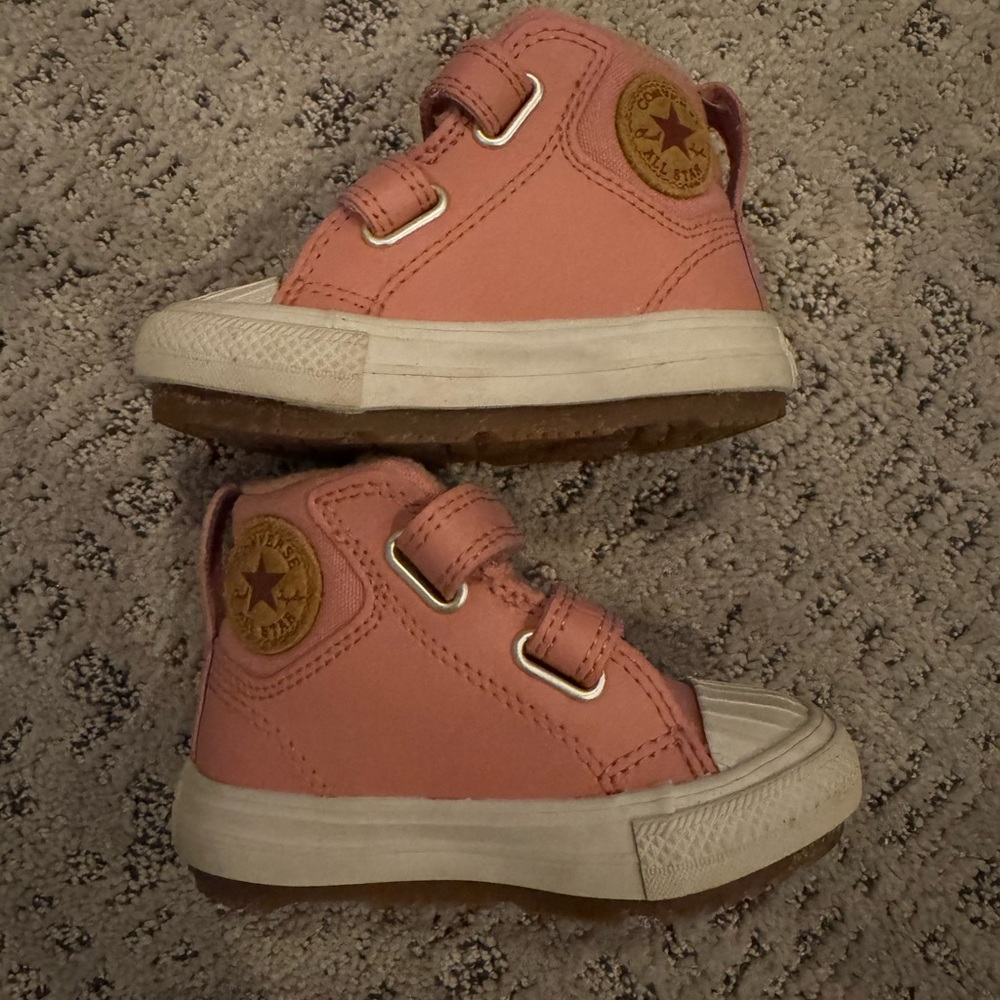 Converse Kids Sneakers in Pink with Velcro